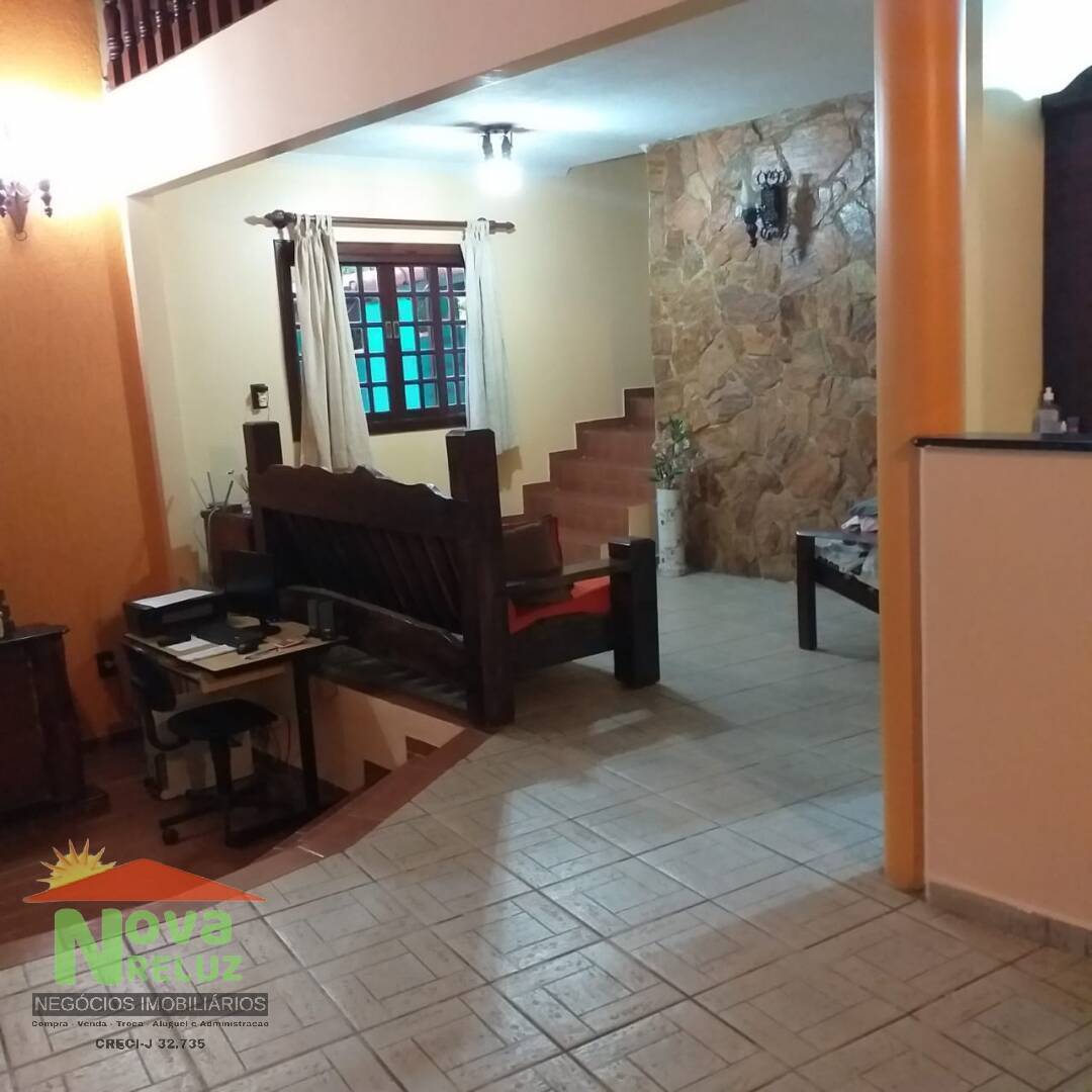 Casa à venda com 3 quartos, 280m² - Foto 4