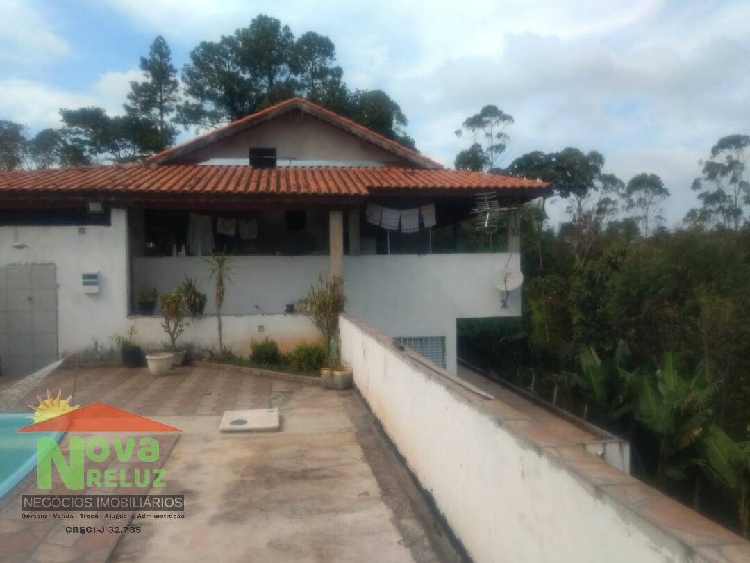 Fazenda à venda com 3 quartos, 1300m² - Foto 1