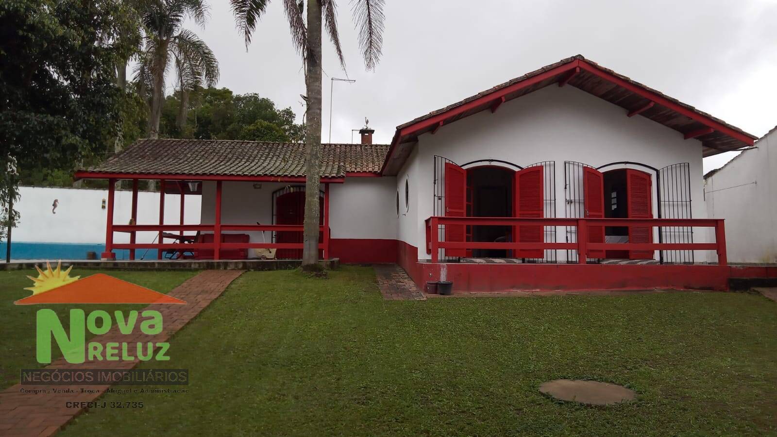 Fazenda à venda com 3 quartos, 222m² - Foto 1