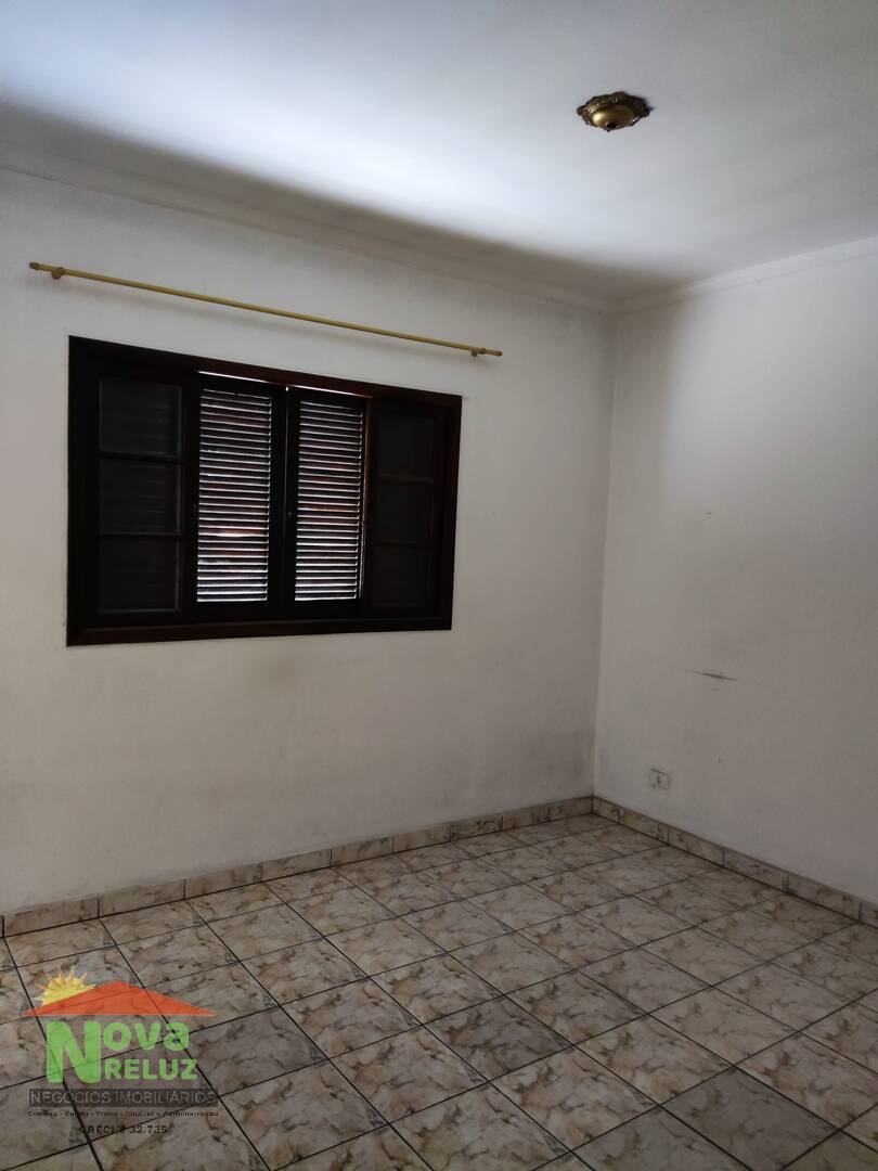 Casa à venda com 3 quartos, 194m² - Foto 12